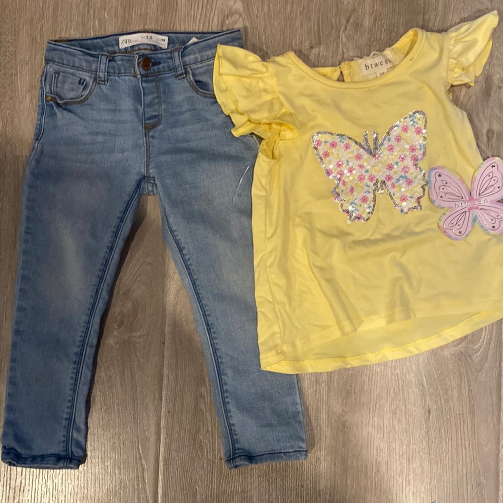 Zara 24month girl jeans with a top that has never been worn